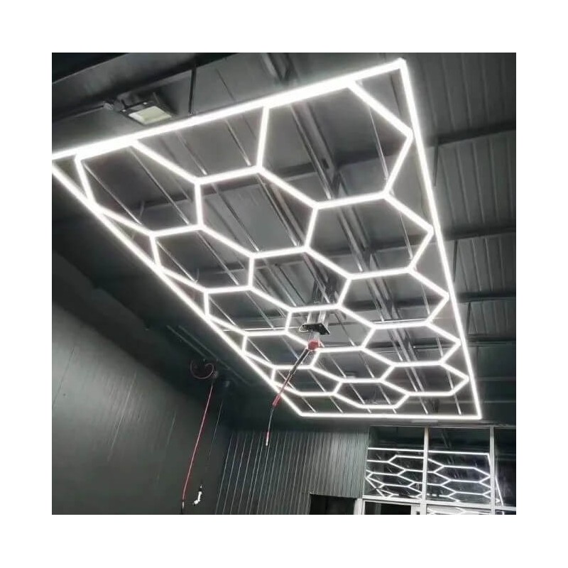 Lampe de plafond hexagone nid d’abeille Detailing garage 230V 2.4m x 4.8m Led blanc 550W 6500k