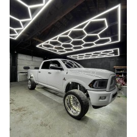 Lampe de plafond hexagone nid d’abeille Detailing garage 230V 2.4m x 4.8m Led blanc 550W 6500k